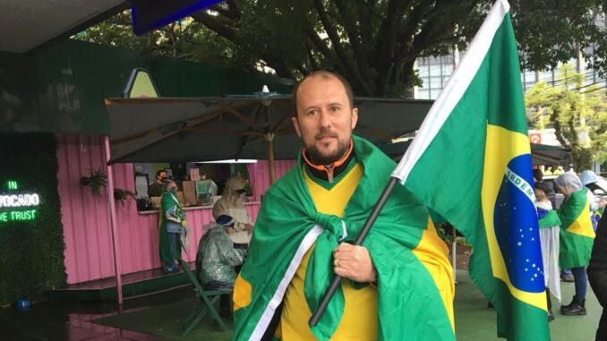 William Schmidt, 35, showed his support for Bolsonaro in Porto Alegre, on Sept. 7. (Luciano Nagel/Zenger)