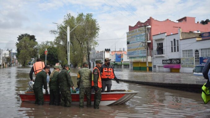 Army elements support rescue efforts in Tula, Hidalgo, Mexico. (Courtesy of Francisco Villeda)
