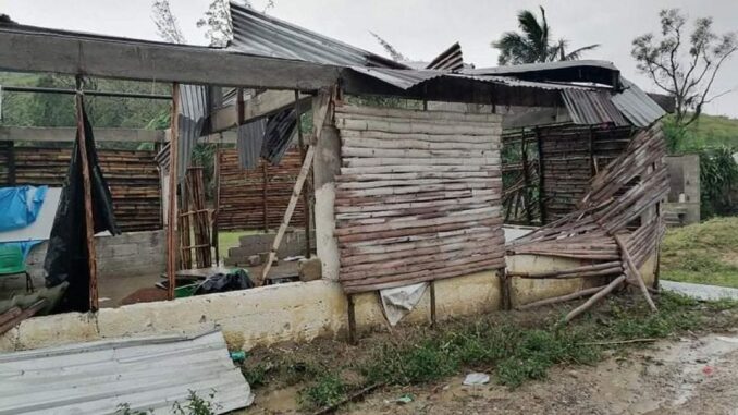 Several houses made of bamboo, palm roof or metal sheets were severely damaged by Hurricane Grace. (Courtesy of Luis Méndez)